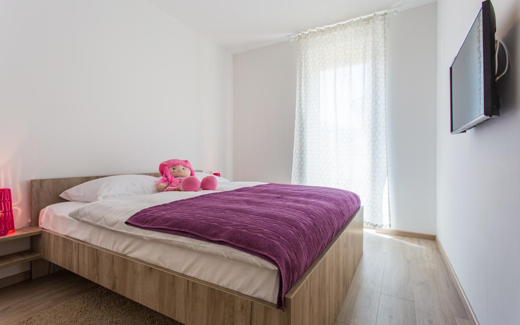 Apartments Viktorija Baska  Exterior photo